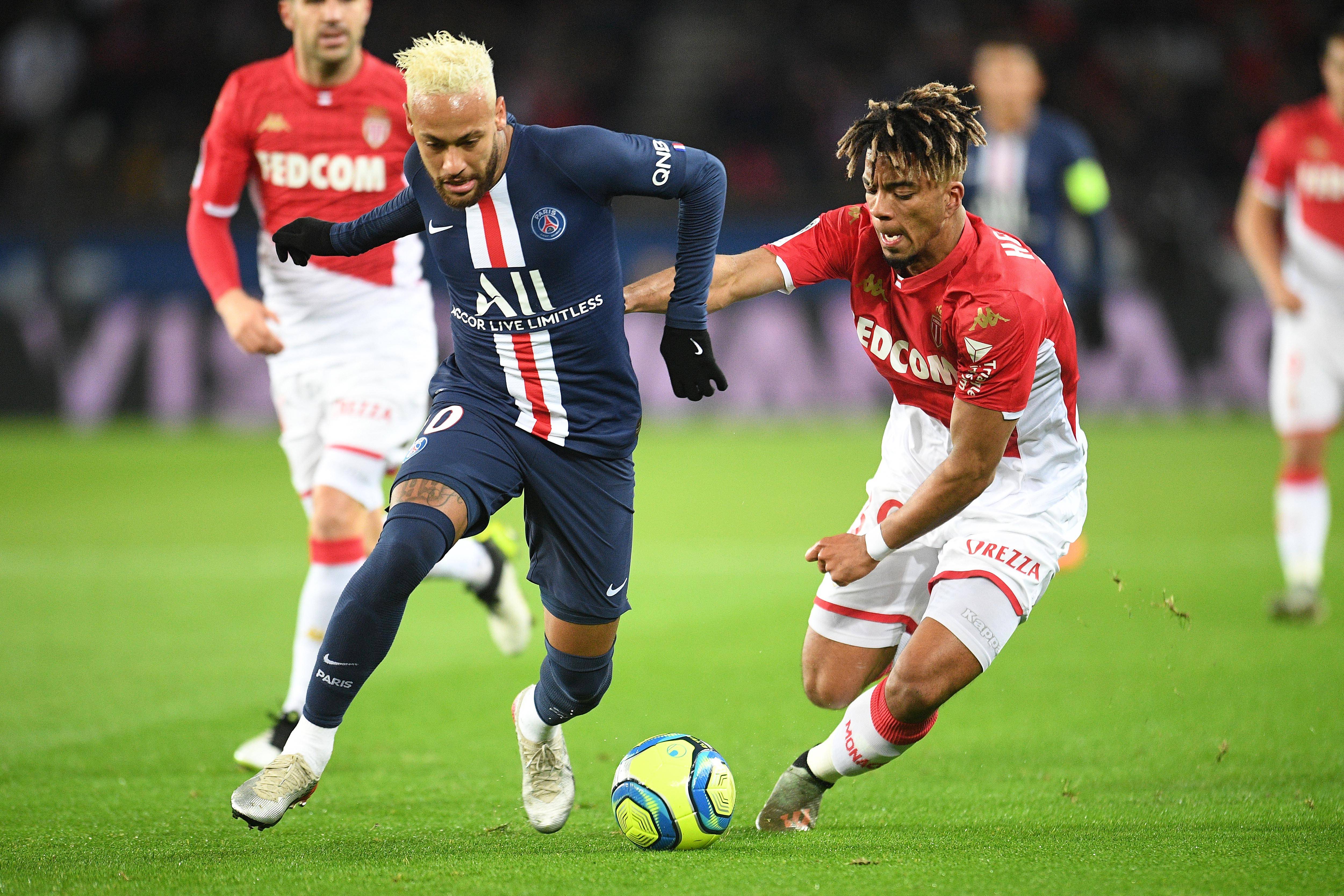 巴黎圣日耳曼vs曼城：双方实力碰撞一触即发的简单介绍