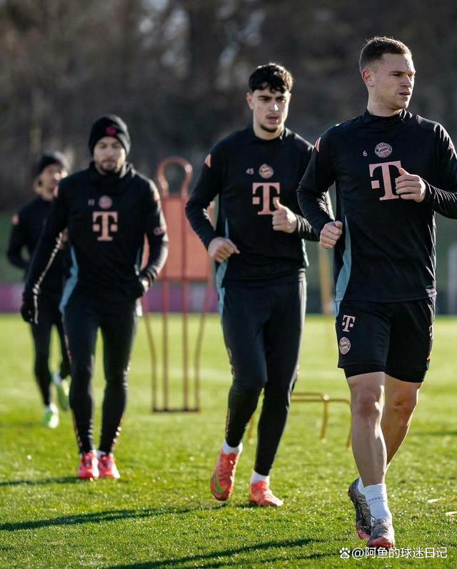 巴利亚多利德球员在赛场上展现出实力 巴利亚多利德球员在赛场上展现出实力