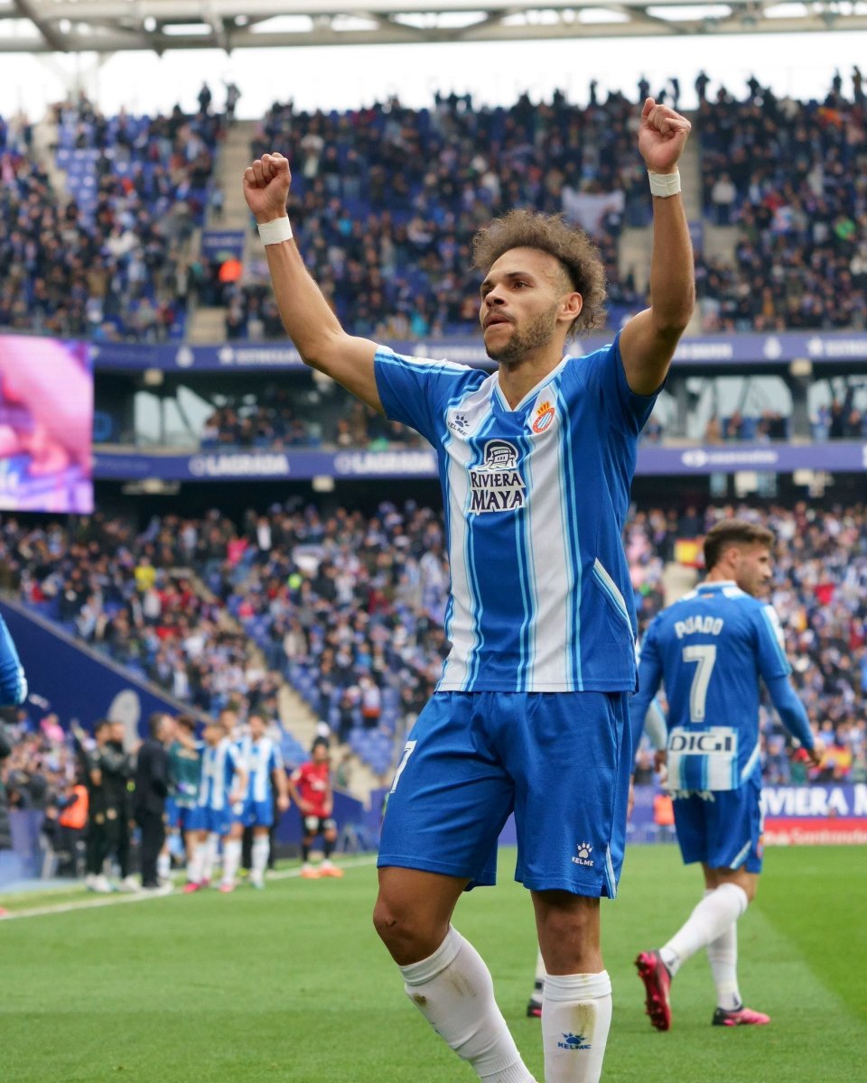 爱游戏亚洲官网-瓦伦西亚主场告捷，积分榜走高的简单介绍