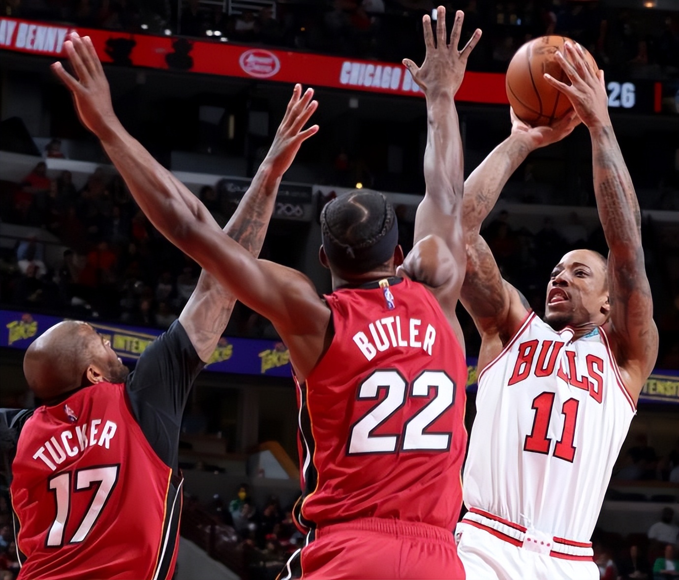 爱游戏新闻-黄色战车横扫太阳，公牛再度败北的简单介绍