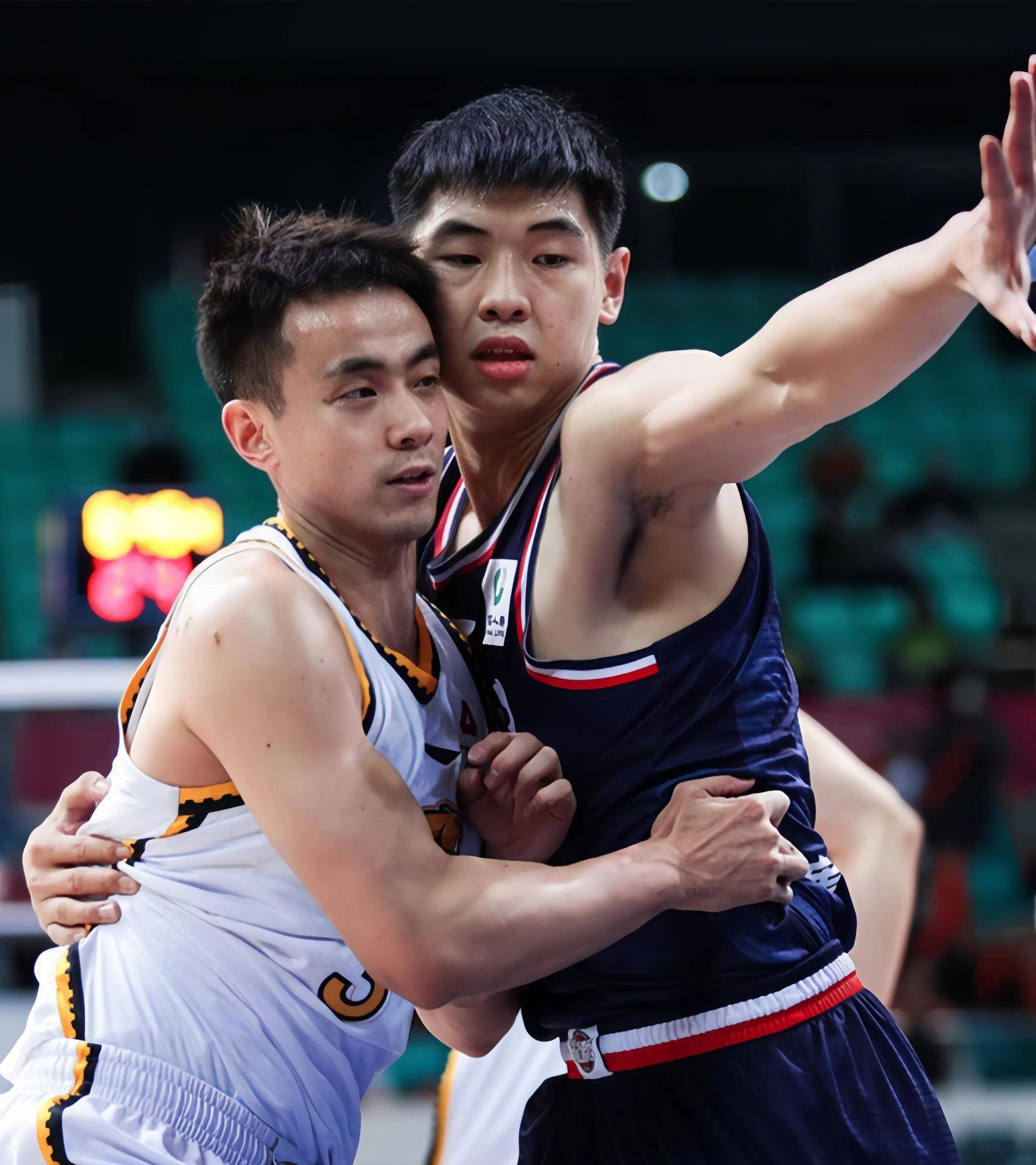 爱游戏培训-广州队对战辽宁，广州队主力球员状态神勇的简单介绍