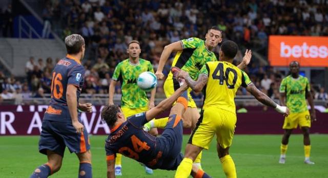 包含国际米兰客场挑战佛罗伦萨，双方实力对等？的词条