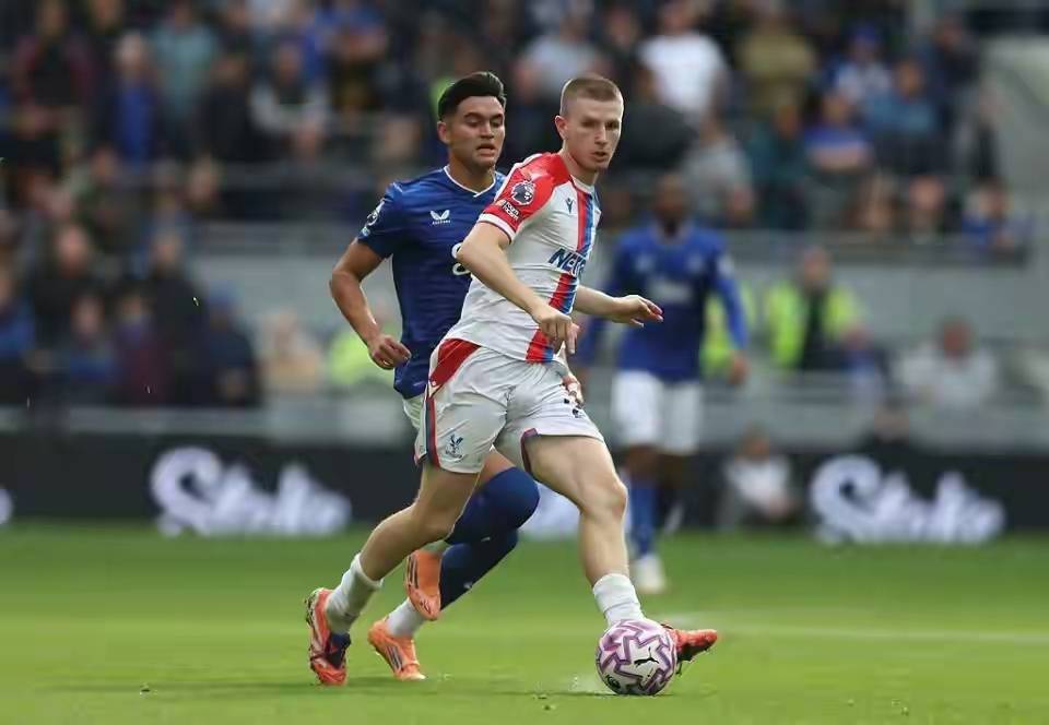 关于荷兰球队实力碾压对手，晋级淘汰赛的信息