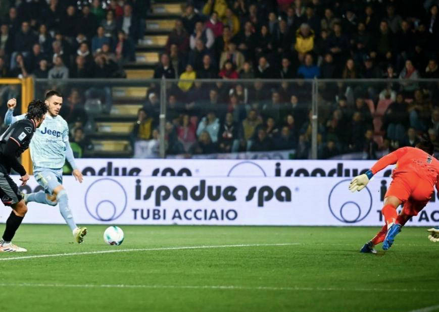 爱游戏视频-关于瓦伦西亚取得关键胜利，成为强之一的信息