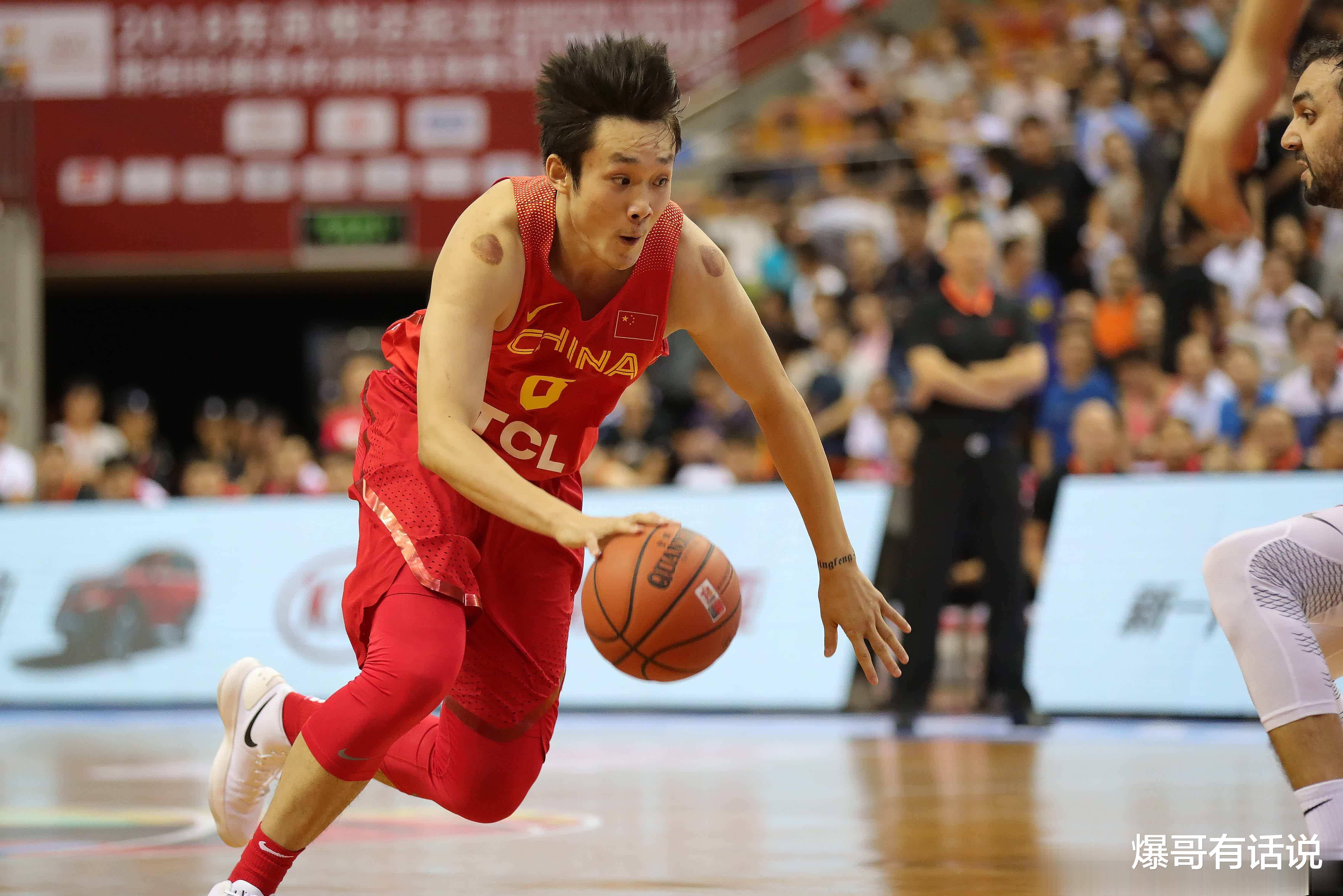 爱游戏培训-篮球运动员表现出色，备受关注