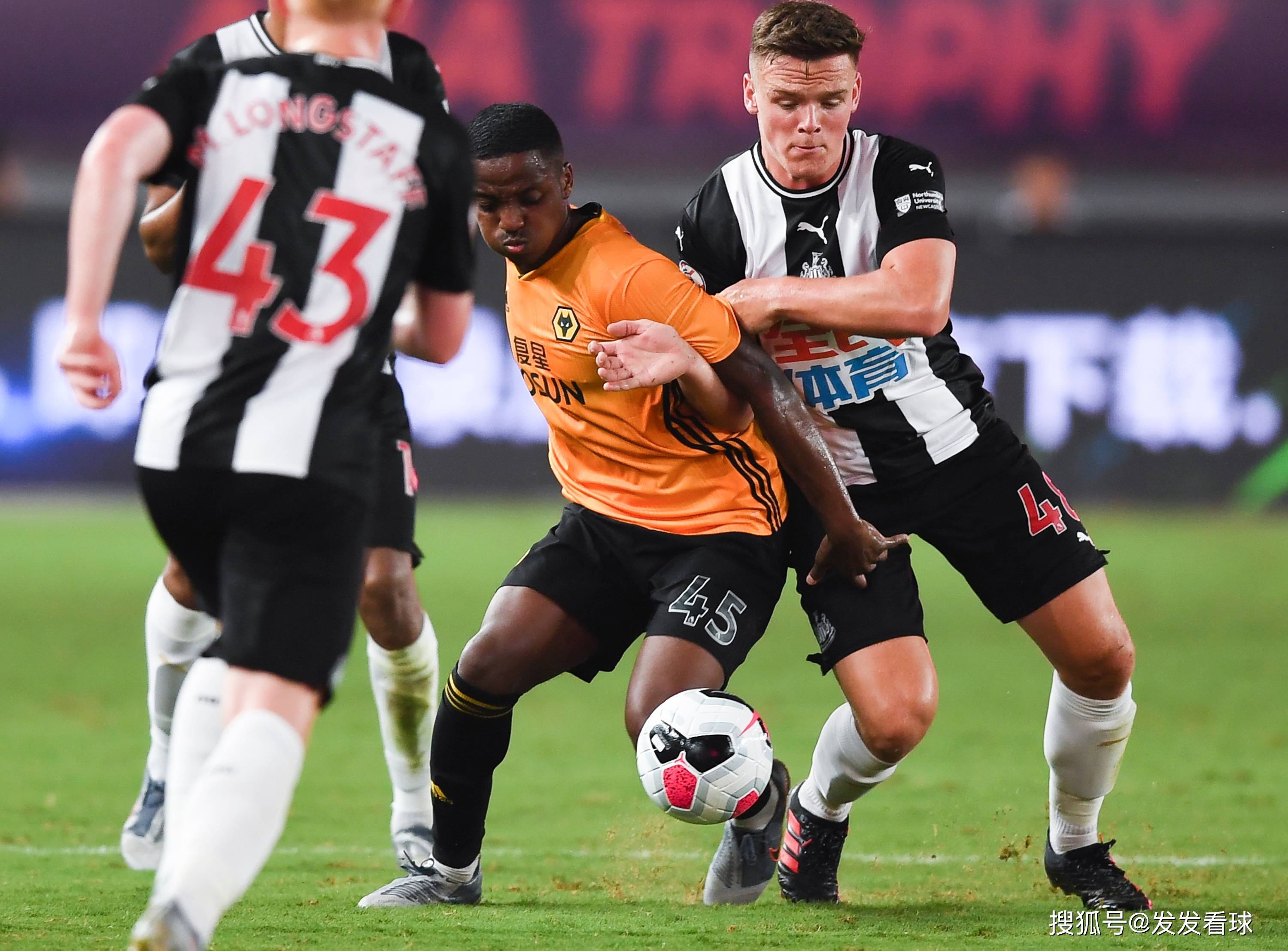 爱游戏电竞-包含纽卡斯尔联对伯恩利，激战在即！的词条